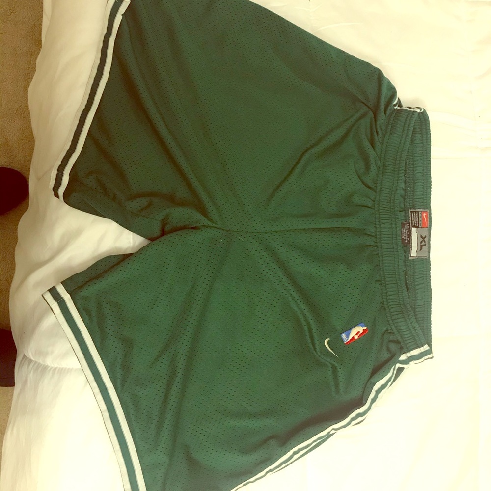 Celtics basketball shorts XL